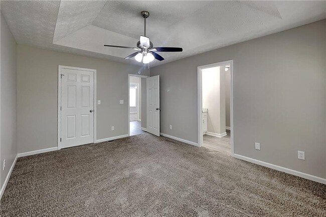 Building Photo - 658 Castlebrooke Way SE
