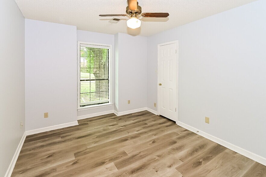 Building Photo - 6744 Blue Spruce Dr