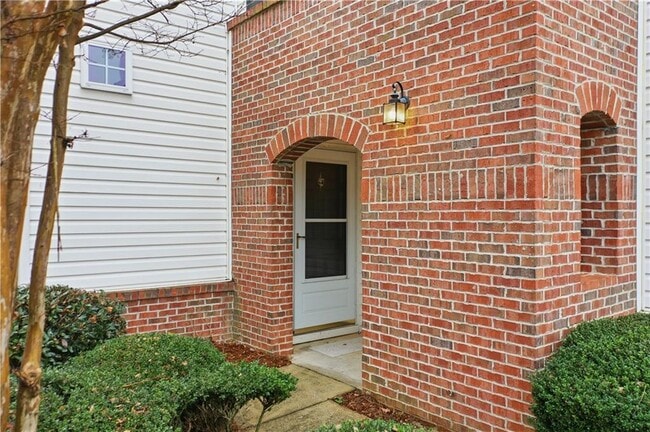 Building Photo - 217 Hiawassee Dr