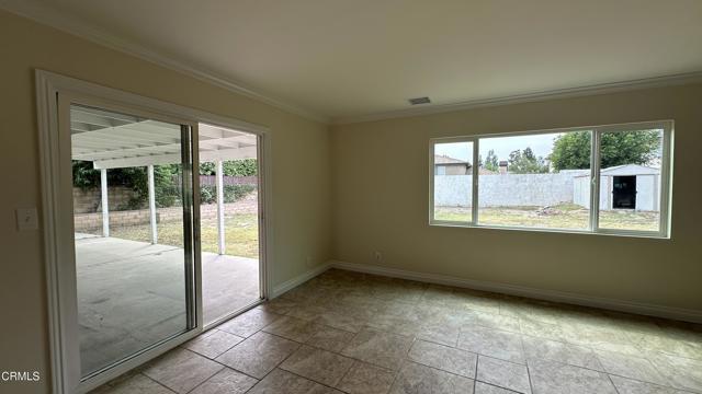 Building Photo - 653 Willowgrove Ave