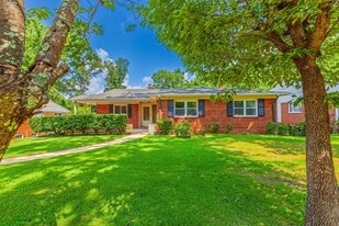 Building Photo - 3215 Brooklawn Ter