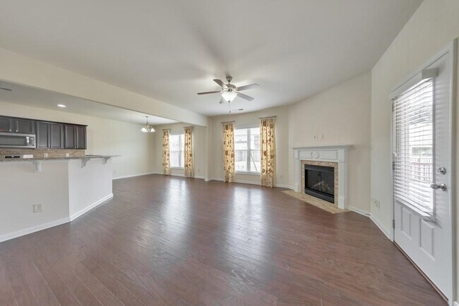 Building Photo - 4990 Brierstone Dr