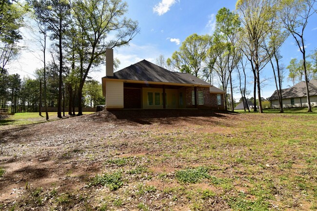 Building Photo - Beautiful 5 Bed 4 Bath Home in Ruston!