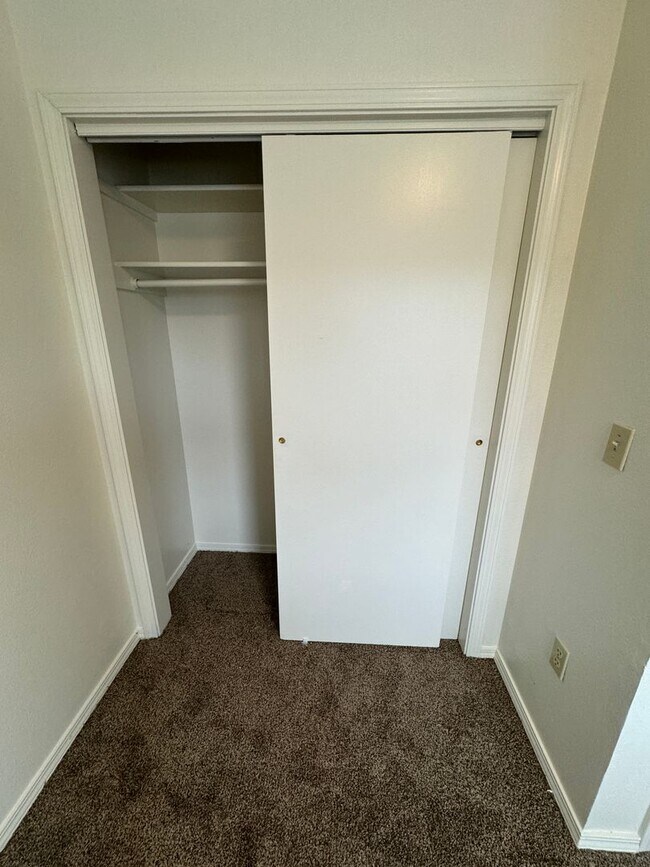 Building Photo - 10873 W Ustick Rd