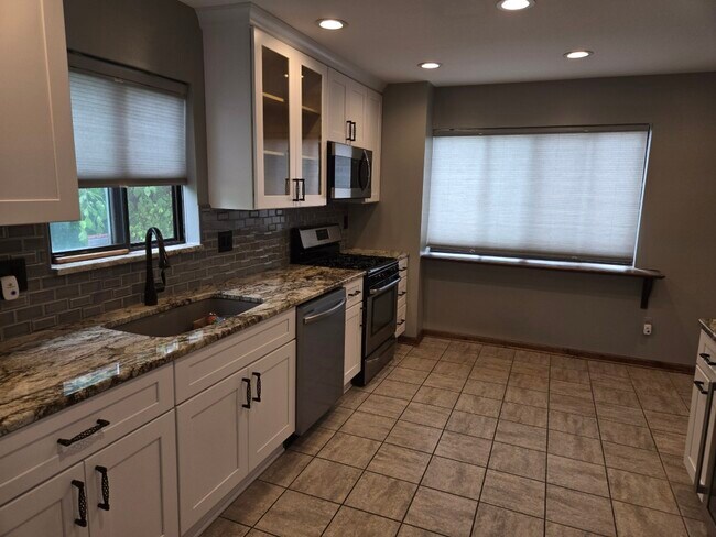Building Photo - 6136 Palomino Ct
