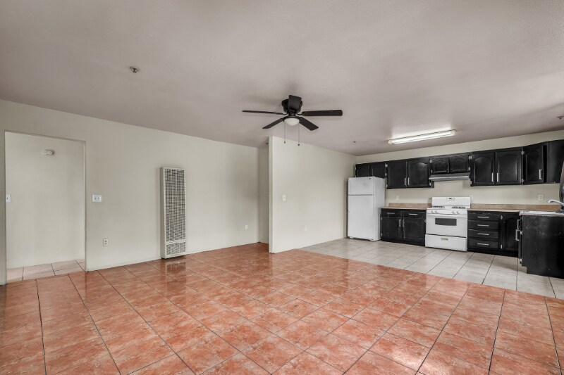 Building Photo - 5231 Huntington Dr