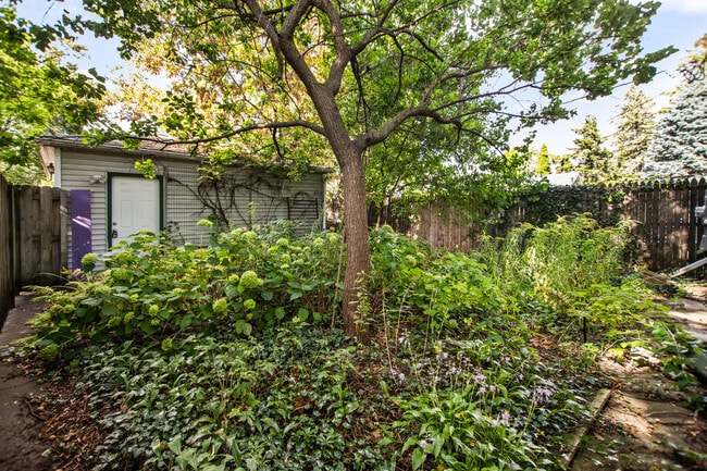 Building Photo - 4634 N Kennicott Ave