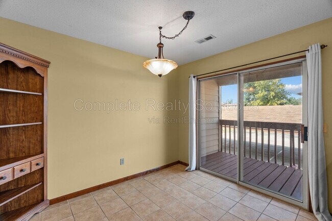 Building Photo - 254 Carmel Woods Dr
