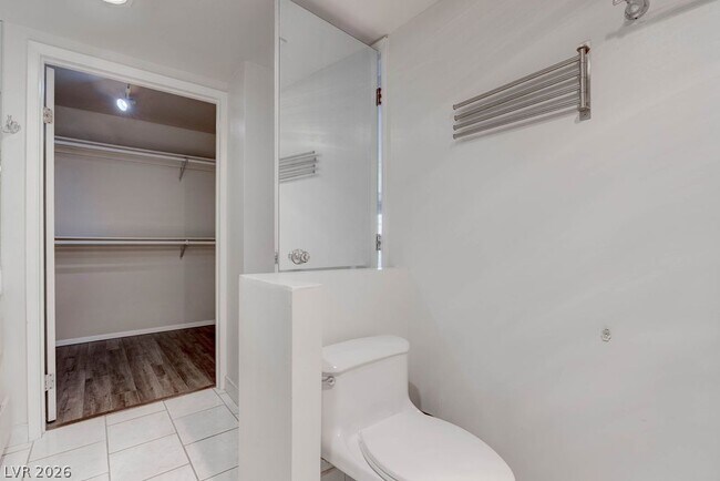 Building Photo - 3111 Bel Air Dr