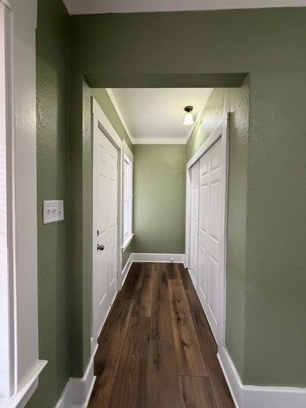 Building Photo - 7265 Senator St