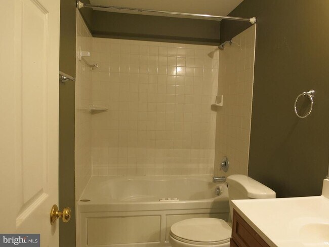 Building Photo - 8400 Hessian Hill Ct