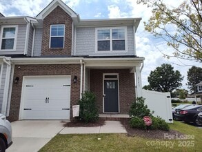 Building Photo - 2153 Bexar Trl