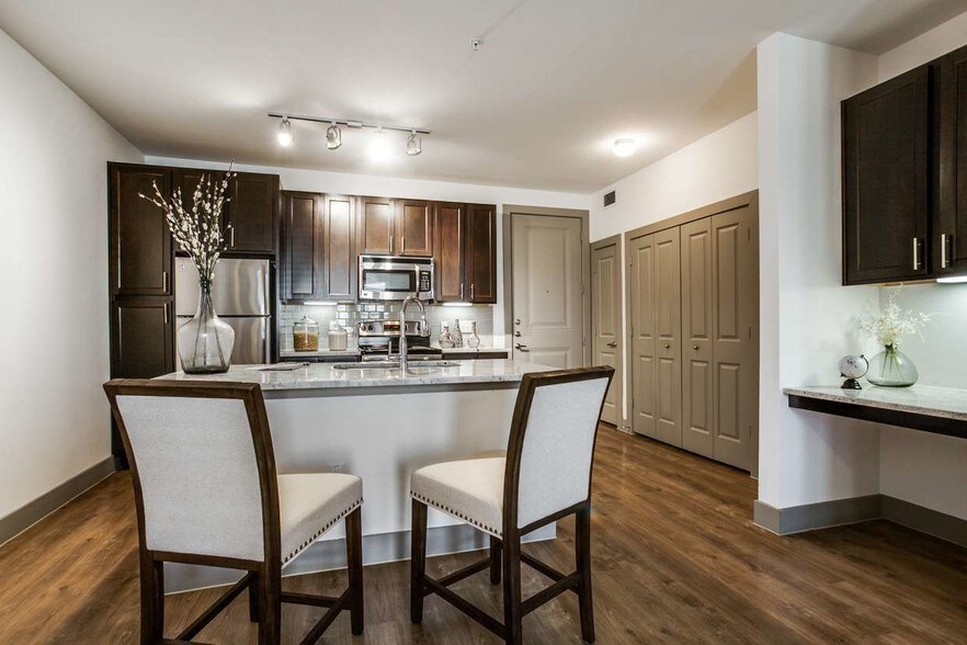 Alcove at Alamo Heights 6419 N Vandiver Rd San Antonio TX 78209