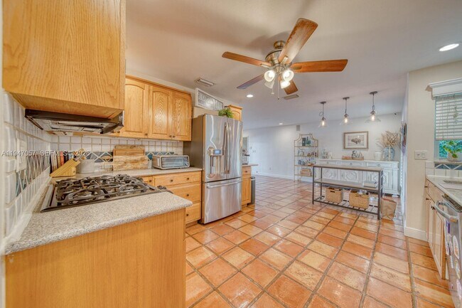 Building Photo - 12620 SW 114th Ave