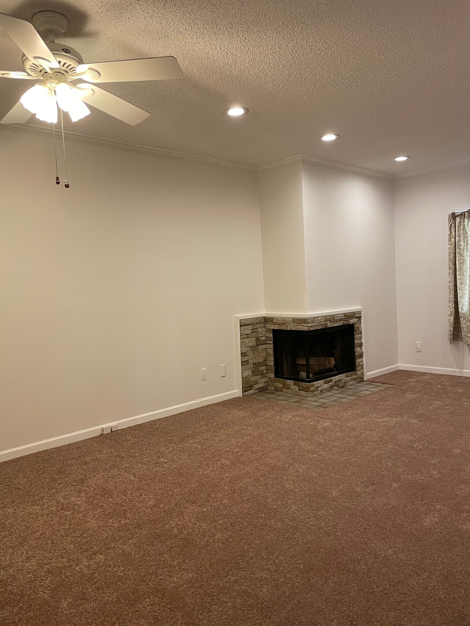 Building Photo - 4681 Albany Cir