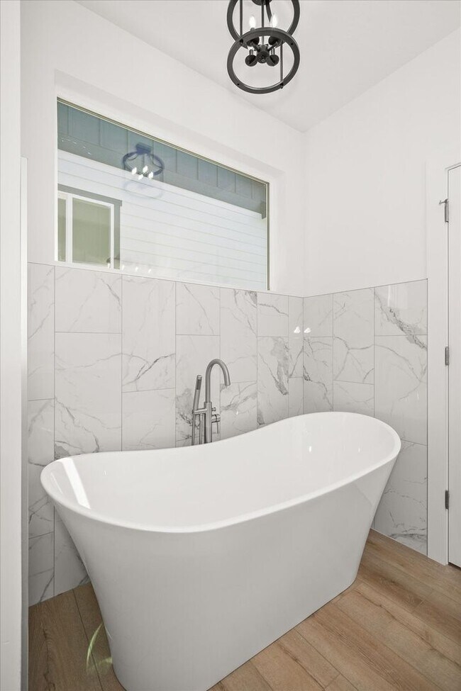 Building Photo - $3,600 - 4 Bed / 3 Bath Stunning Brand New...