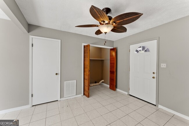 Building Photo - 59 Sloan St