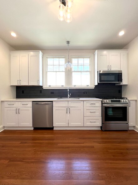 Building Photo - 224 Phosphor Ave