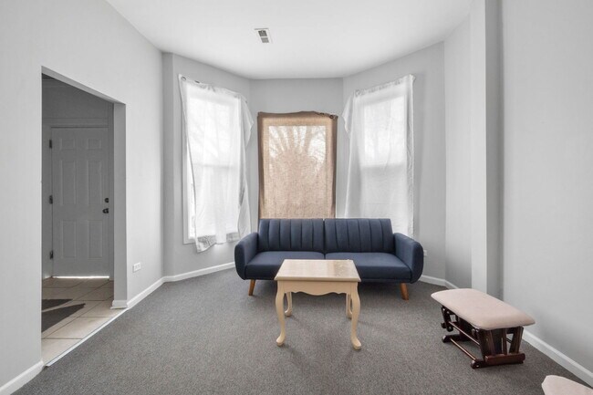 Building Photo - 1242 S Tripp Ave