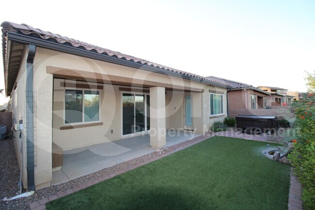 Building Photo - 13030 N Spinystar Dr