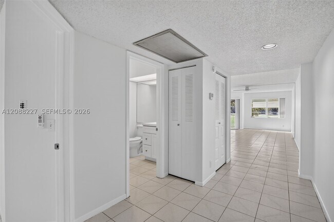 Building Photo - 1200 SW 125th Ave