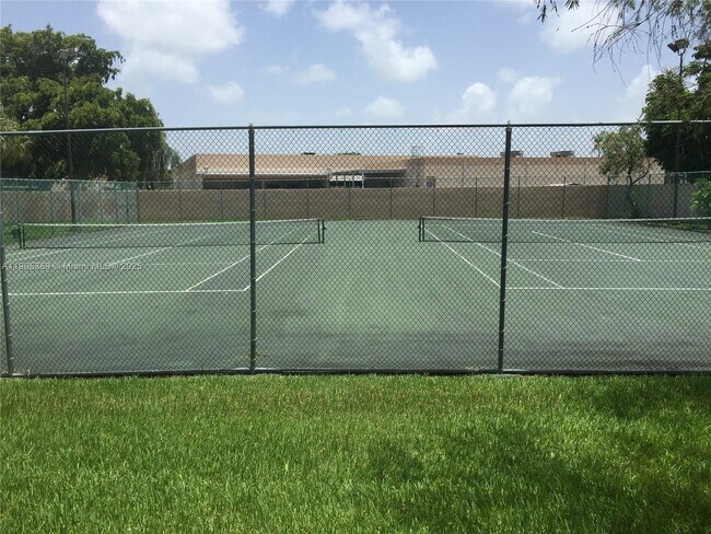 Building Photo - 10625 SW 112th Ave