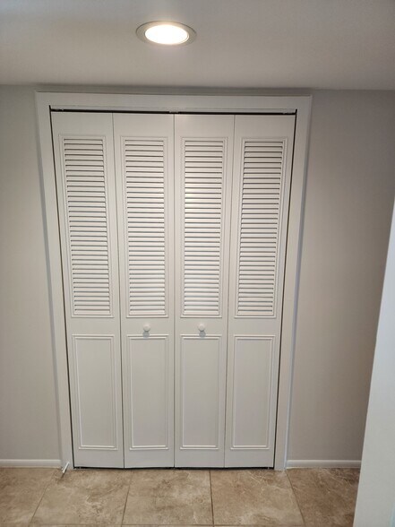 Building Photo - 28 Plantation Dr