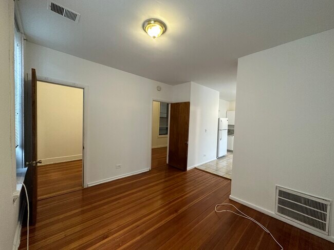 Building Photo - 1302 N Cleaver St