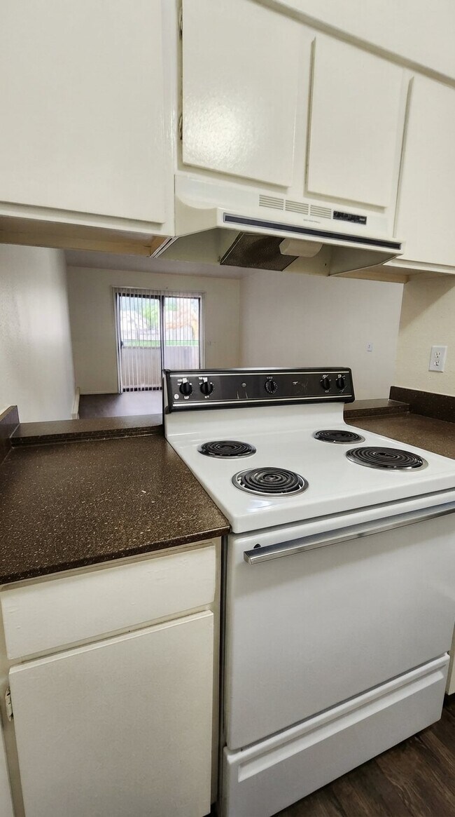 Building Photo - 659 S 1200 E