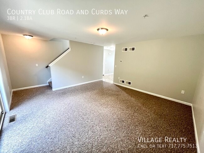 Building Photo - 703 Country Club Rd