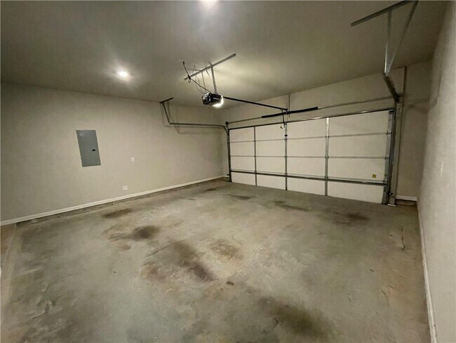 Building Photo - 301 Omnia Ridge Way