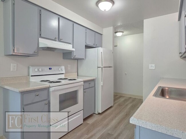 Building Photo - 1348 NE 186th Ave