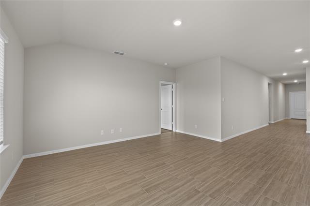 Building Photo - 552 Crestridge Dr N