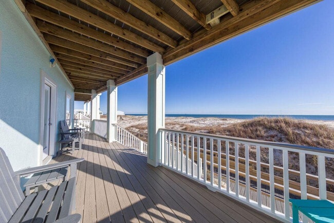 Building Photo - 243 Dune Dr