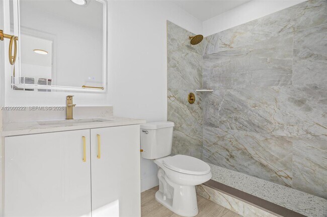 Building Photo - 6825 SW 12th St