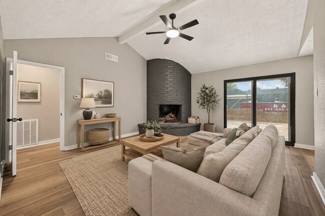 Building Photo - 3703 Tiffany Dr