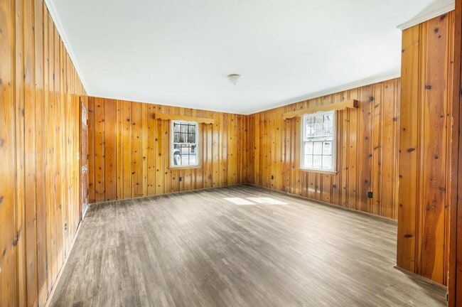 Building Photo - 228 Newcomb Dr