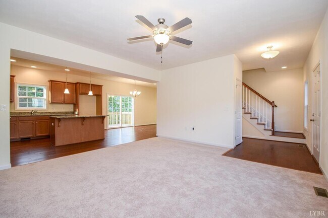 Building Photo - 1024 Forest Edge Dr