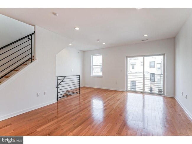 Building Photo - 1629 Swain St