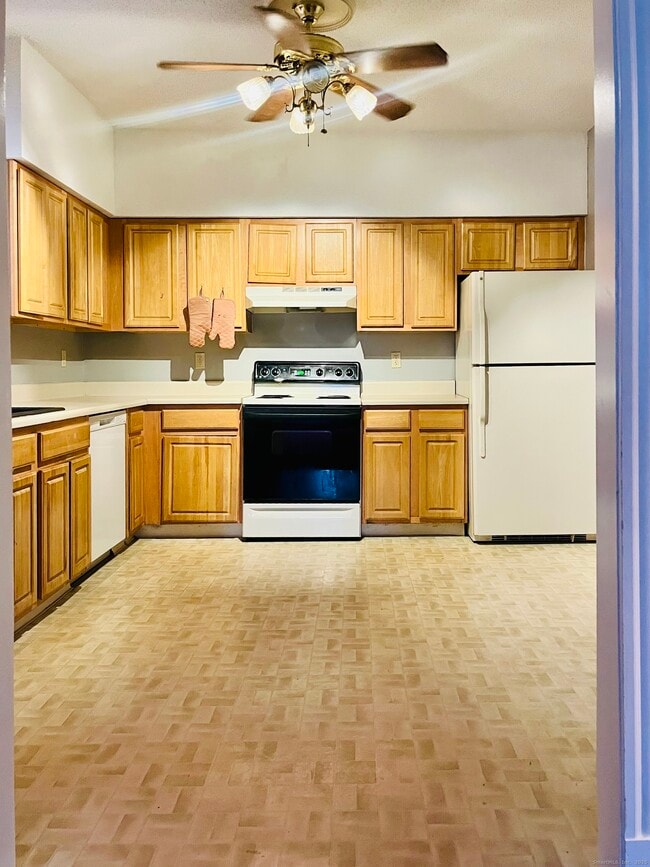 Building Photo - 24 Mortson St