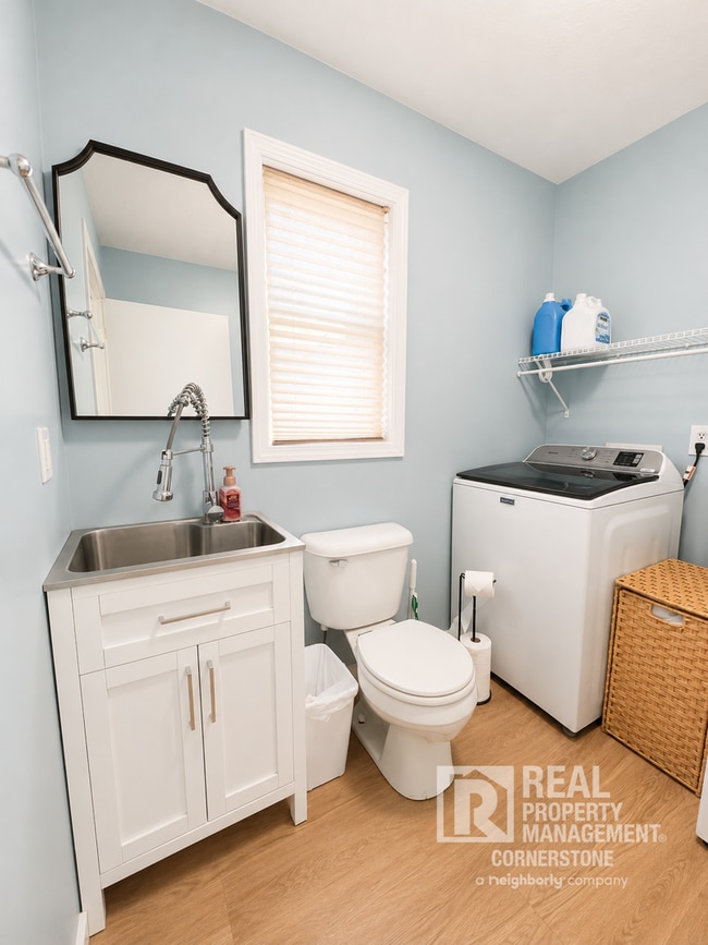 Building Photo - Spacious 4BD Home in Orchard Meadows | Finished Basement | Large Backyard