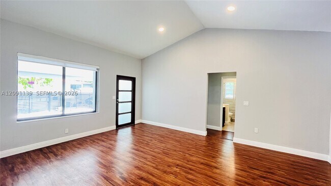 Building Photo - 2250 SW 23rd St
