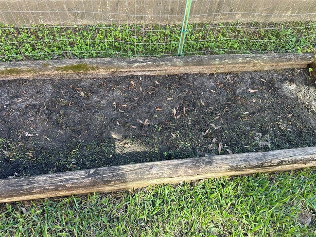 Building Photo - 19839 Driver Forest Dr