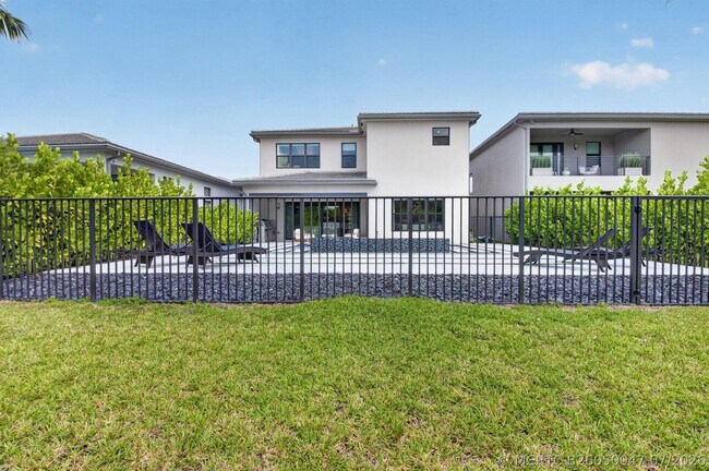 Building Photo - 8270 Essex Country Clb Dr