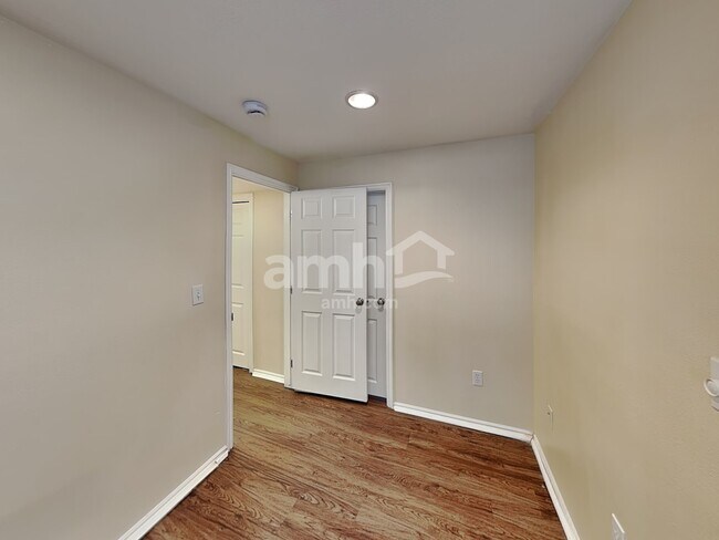 Building Photo - 1877 E Cedar Dr