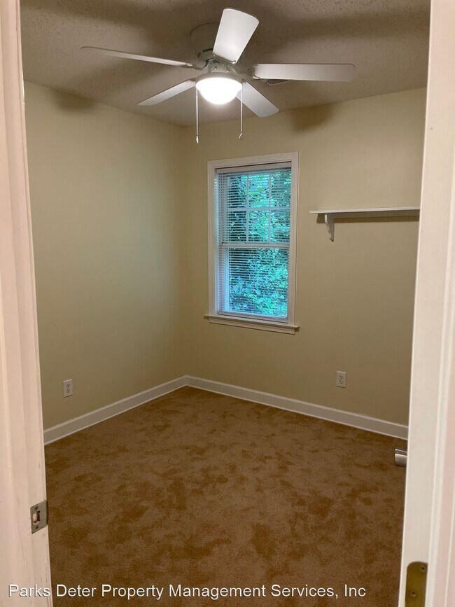 Building Photo - 3 br, 2 bath House - 889 Valiant Drive