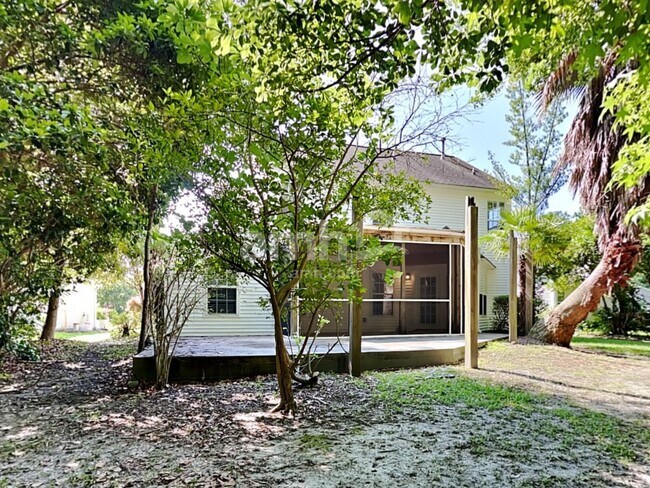 Building Photo - 1520 Arden Court