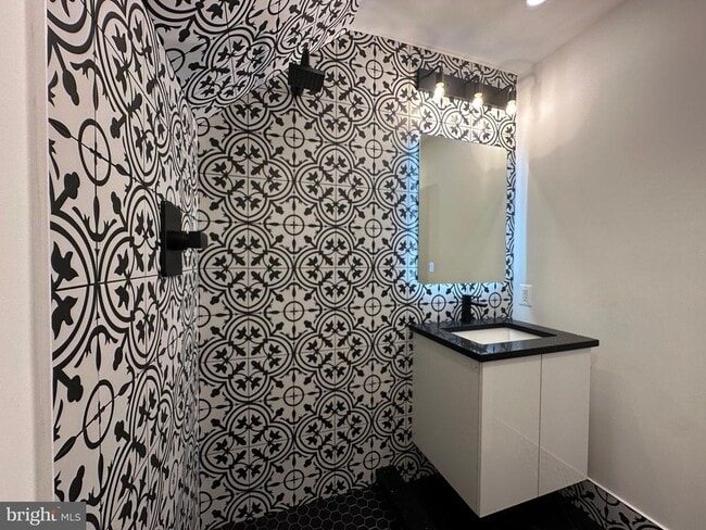 Building Photo - 411 Hampton Ct