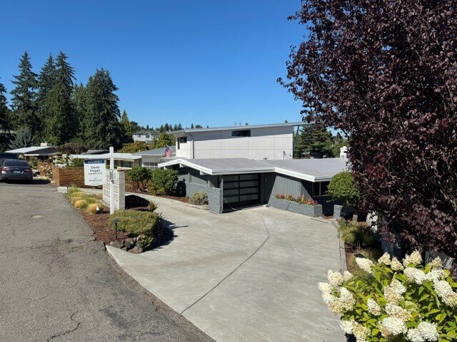 Building Photo - 7136 S Sunnycrest Rd