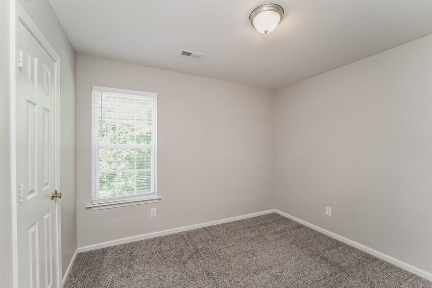 Building Photo - 8819 Twisted Pine Dr
